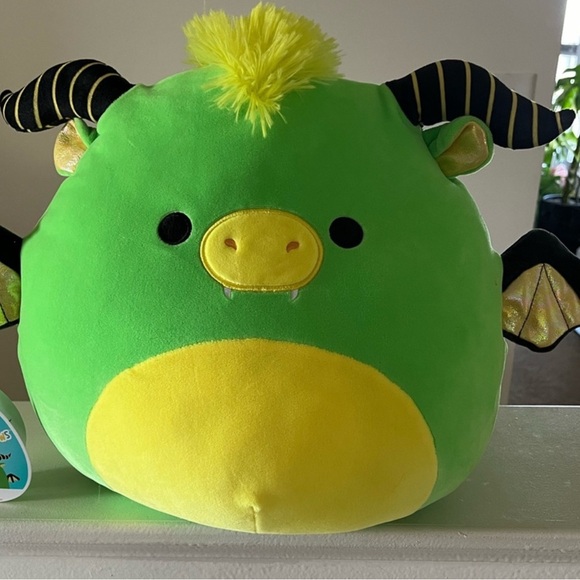 Squishmallow Bethuna The Horned Dragon HTF Exclusive Blacklight Edition 12in - Picture 4 of 16
